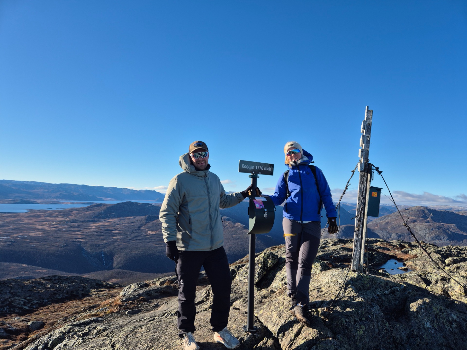 På toppen av Røggjin!